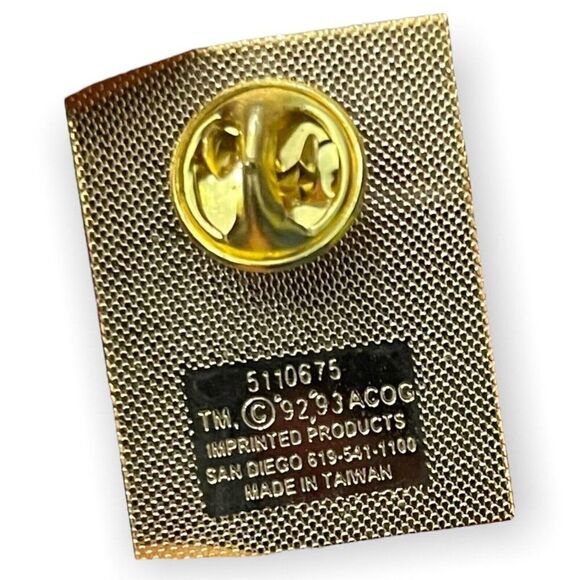Texaco Atlanta Welcomes The World 1996 Olympic Pin Vintage World Logo Gold Tone - Picture 3 of 5